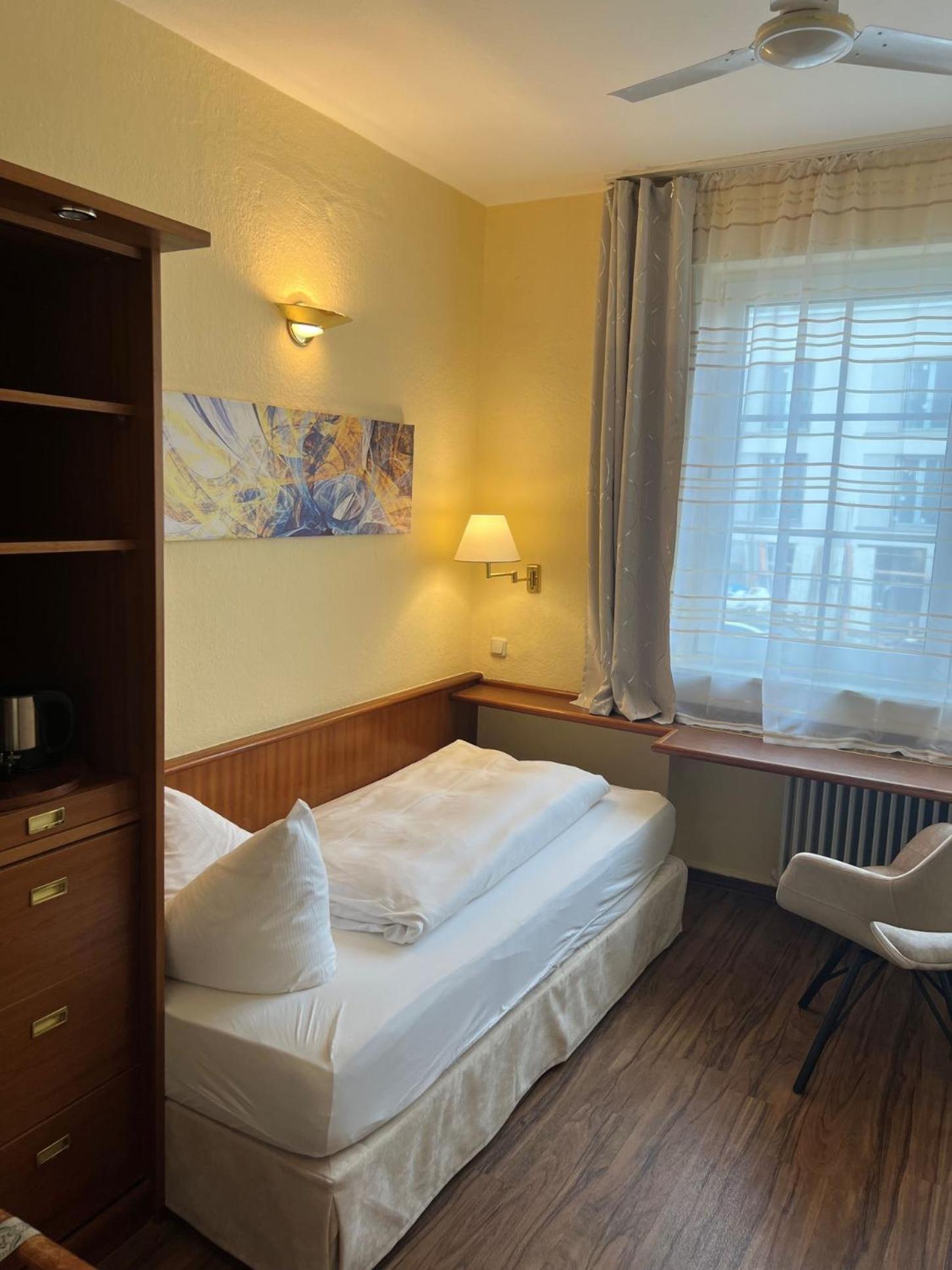 Thermen Hotel & Restaurant Bad Soden バート・ゾーデン・アム・タウヌス エクステリア 写真
